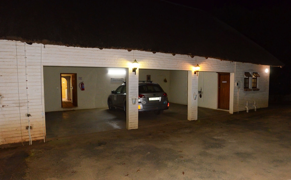 Maclear Manor 23/31