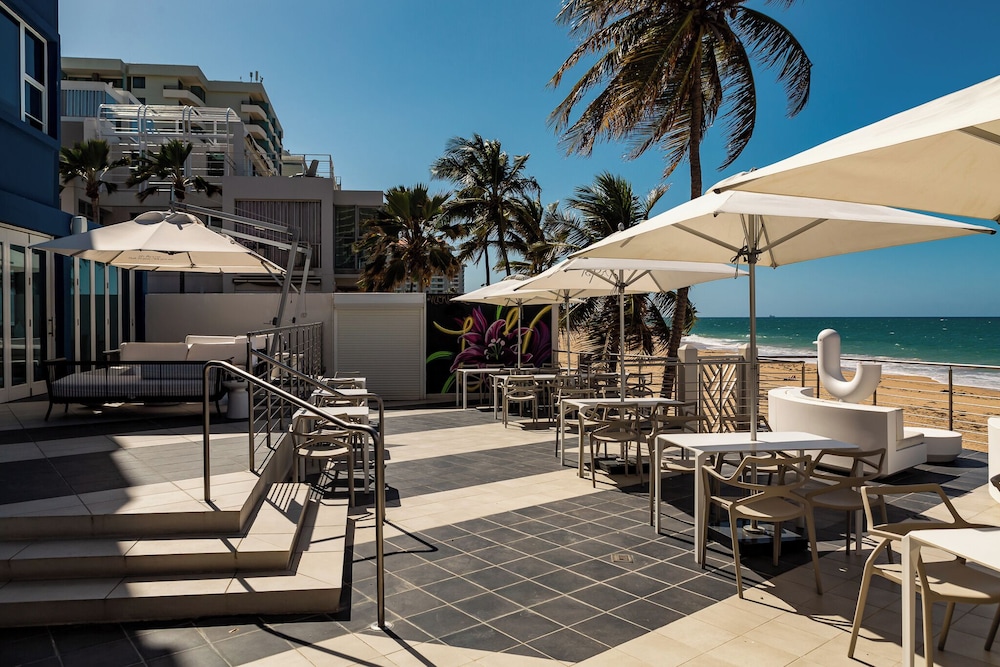 The Tryst Beachfront Hotel 31/50