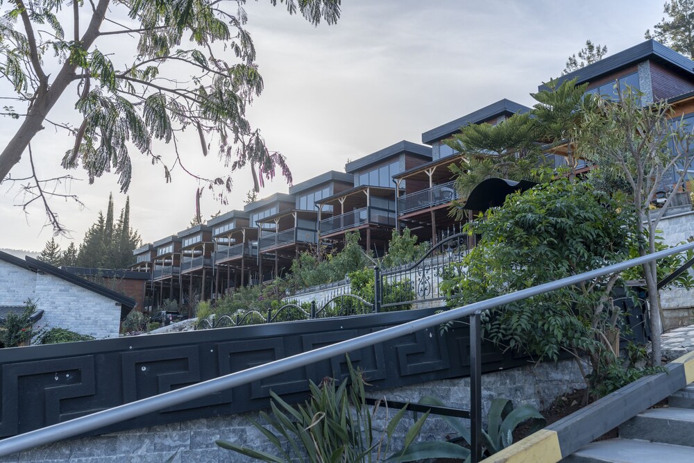 La Veranda Villas 4/25