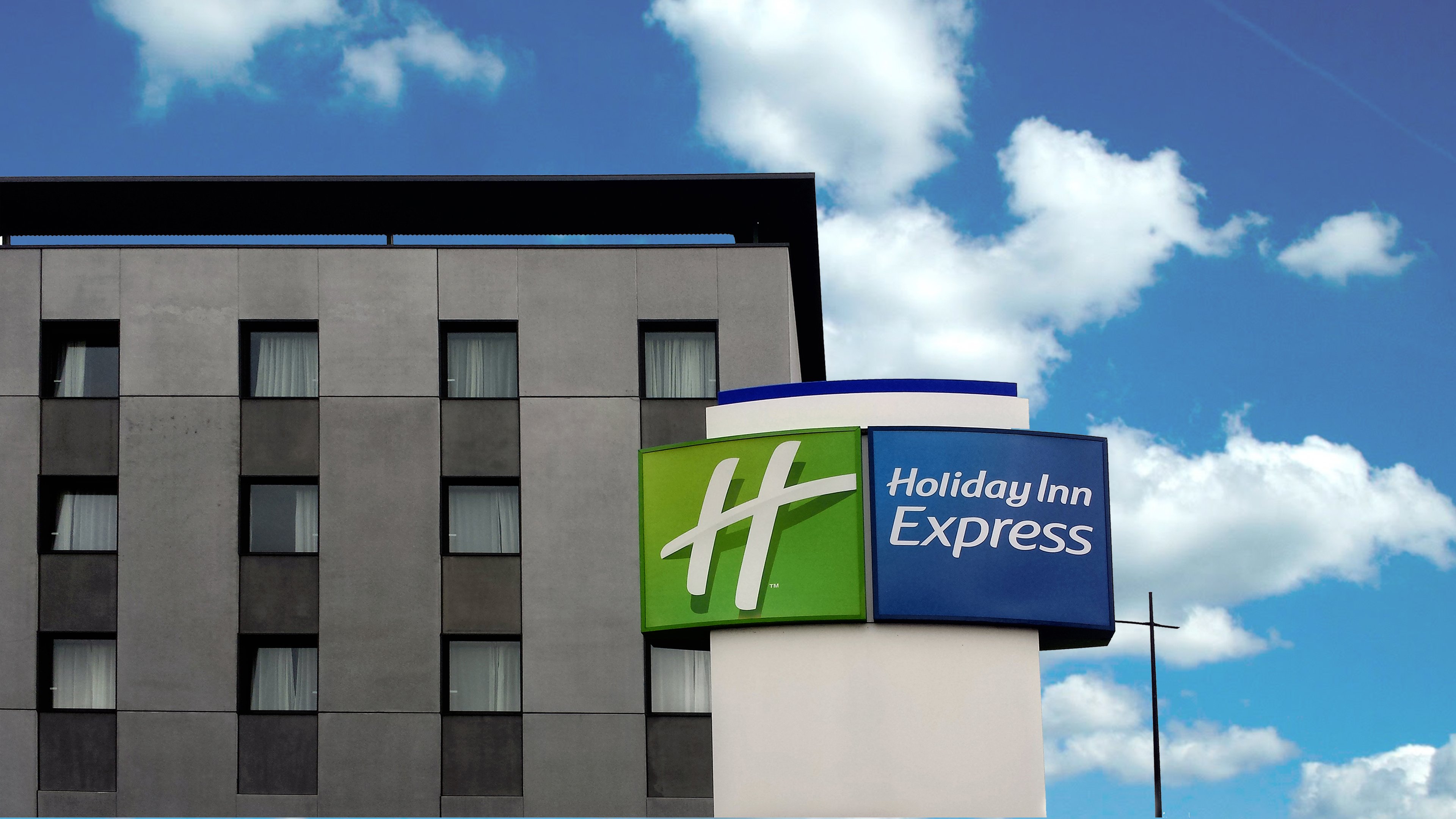 Holiday Inn Express Bilbao 1/56