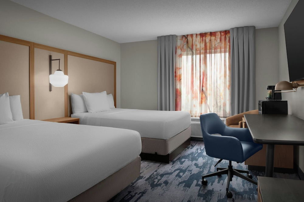 Fairfield Inn and Suites Rogers 15/56