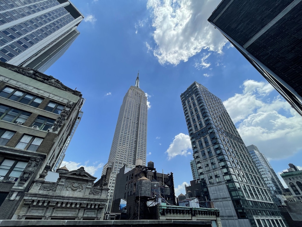 Hotel and the City 7/50