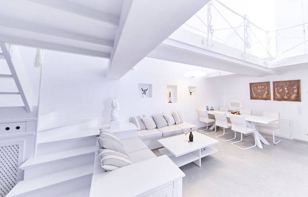 Trieris Villas And Suites 31/50