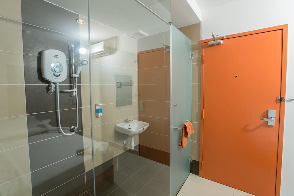 1 Hotel Mahkota Cheras 60/61