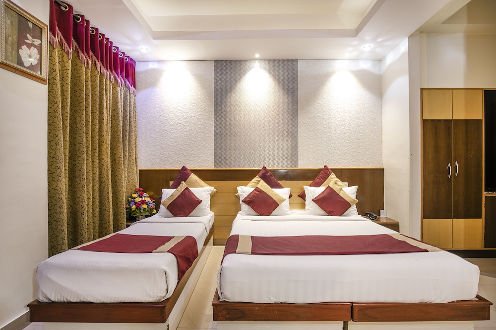 AISHWARYA RESIDENCY 29/70