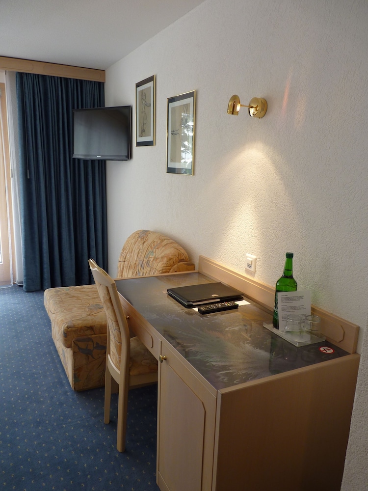 Kristall Saphir Hotel 52/74