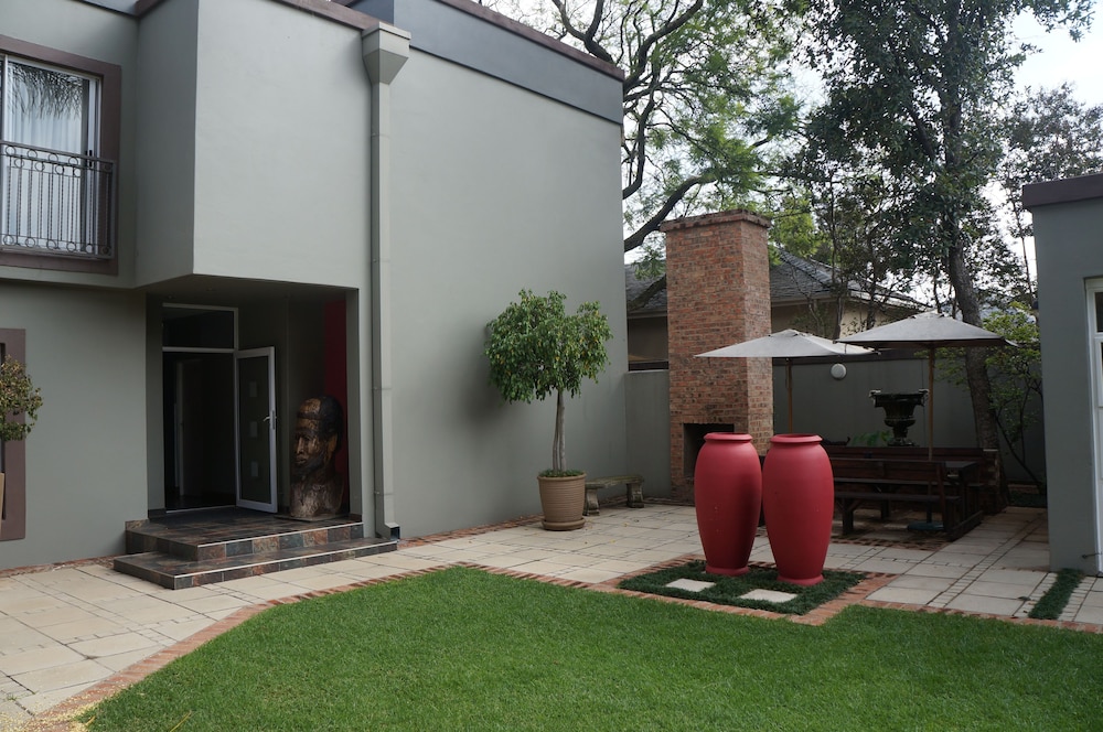 314 on Clark Guest House 69/76