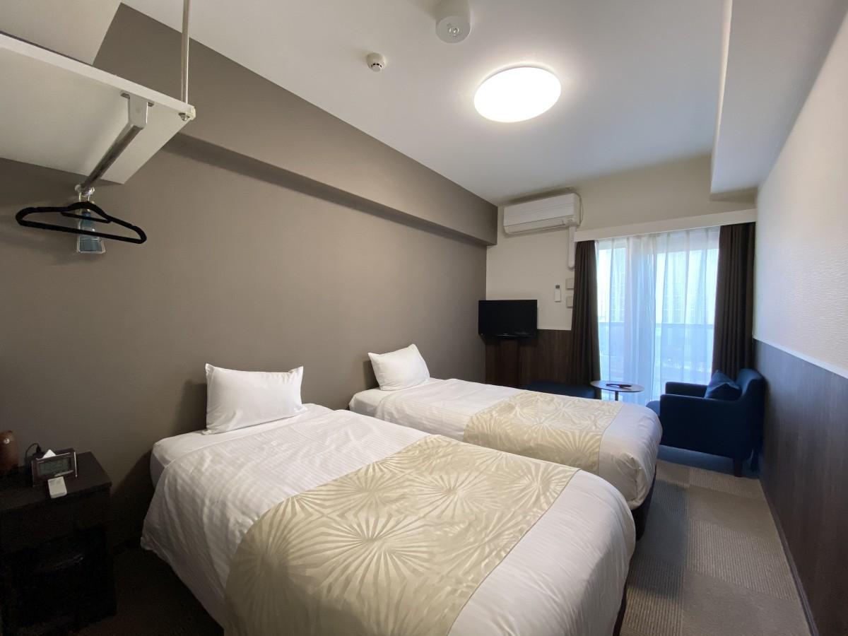 Standard, Twin Beds, Night View