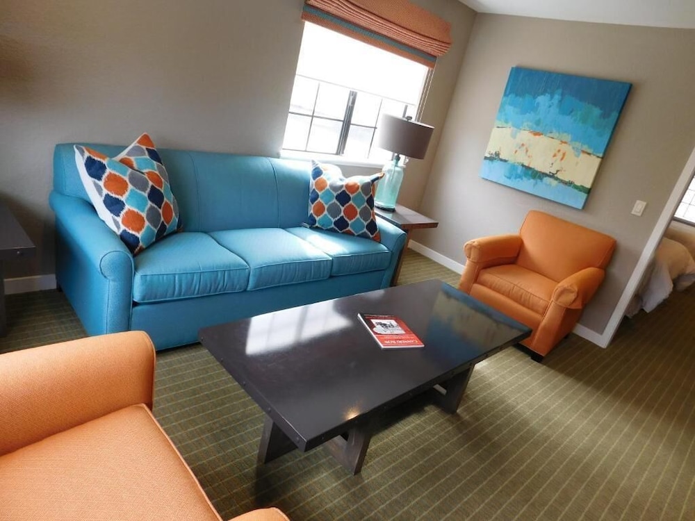 Wave Street Inn 31/41