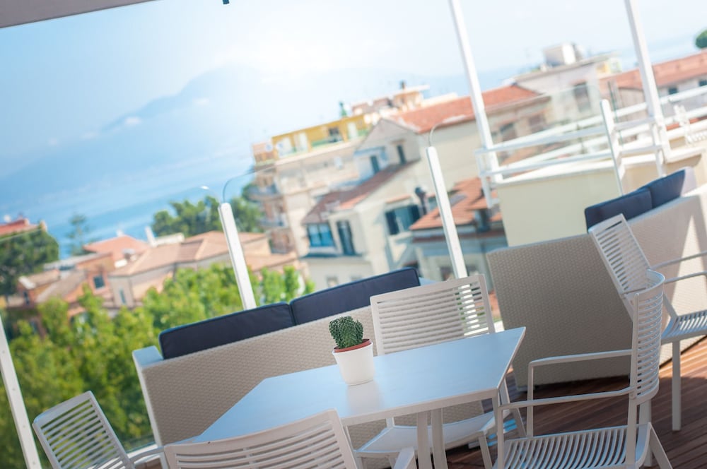 Hotel Plaza Sorrento 38/50