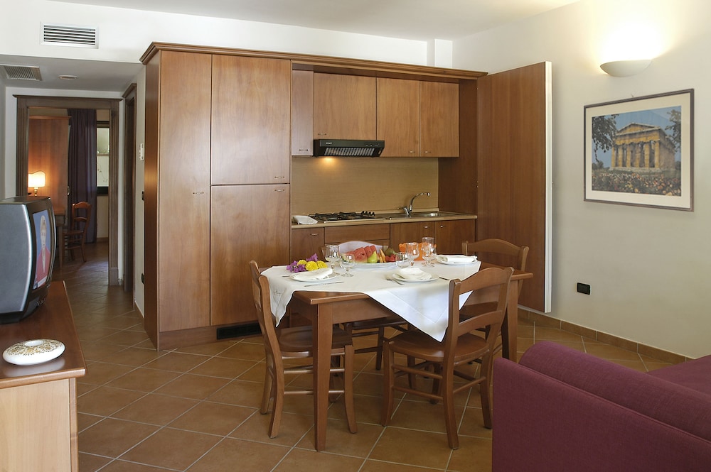 OLEANDRI RESORT 64/81