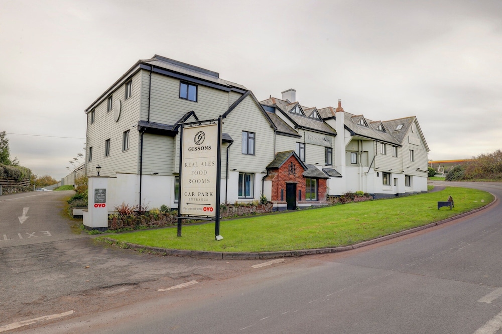 The Gissons Hotel 41/50