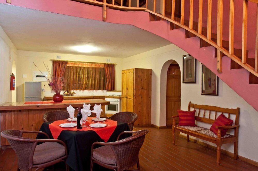 Woodpecker Inn 26/43