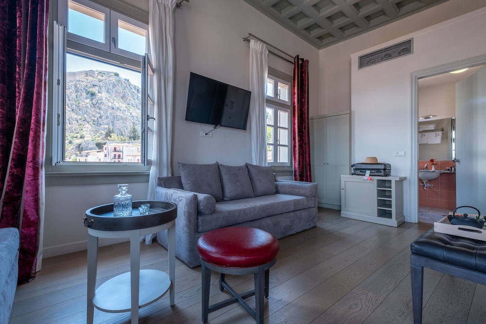 Grand Sarai Nafplio 57/75