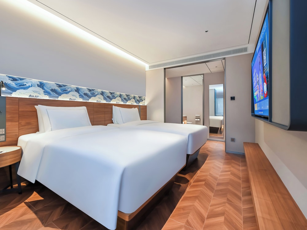 UrCove by Hyatt Chongqing Jiefangbei Hongyadong 15/50