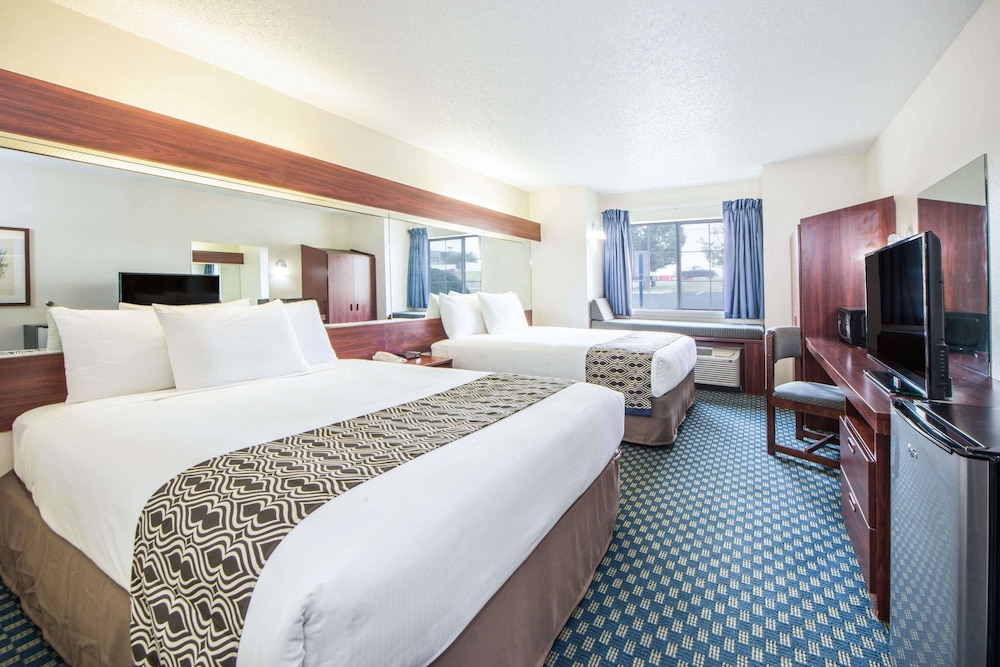 Microtel Inn & Suites by Wyndham Tulsa / Catoosa Route 66 5/17
