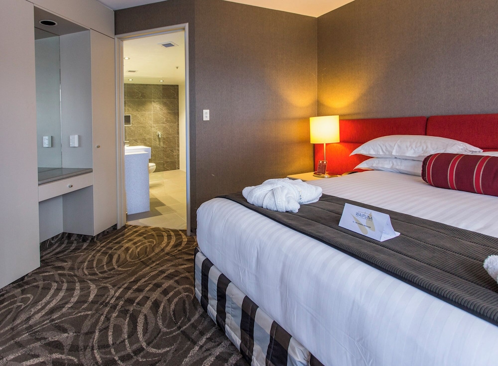 Ambassador, Suite, King Bed