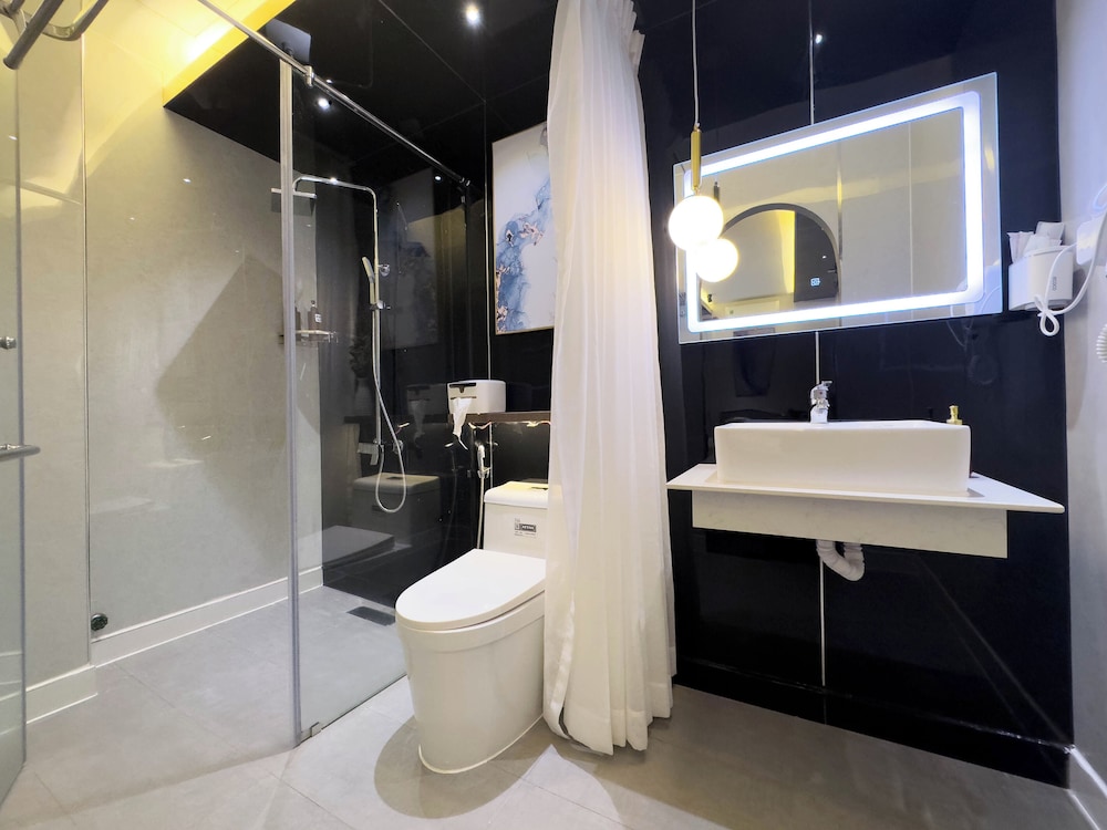 Moc Huong Hotel 45/49
