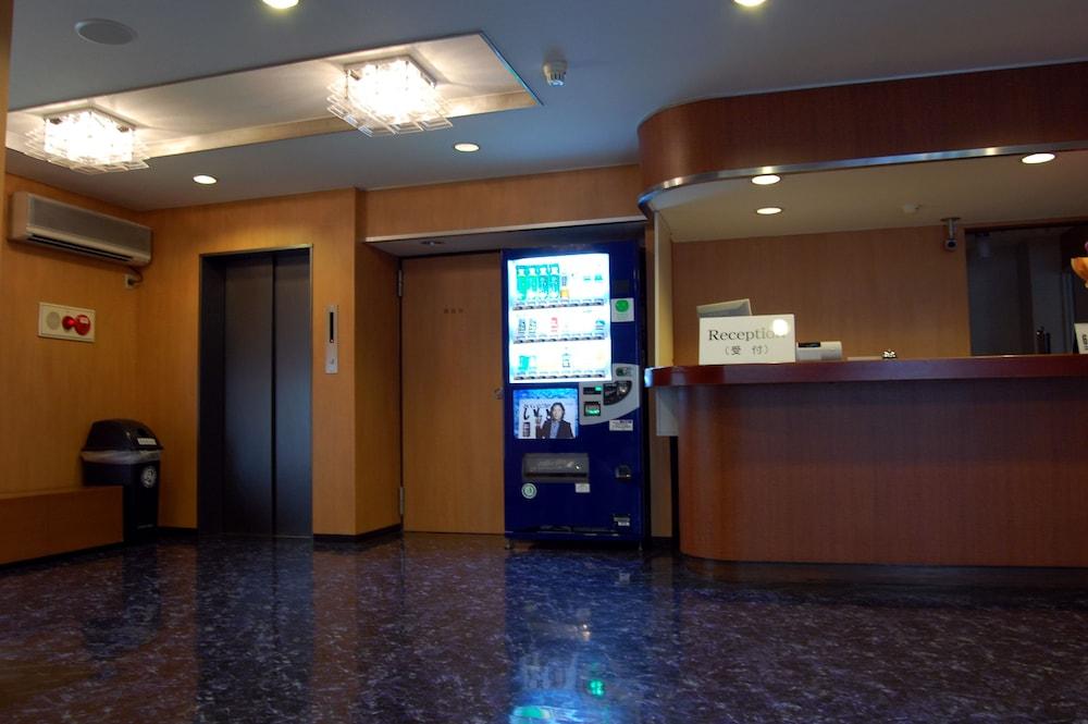 Purple Hotel Futsukaichi 1/9