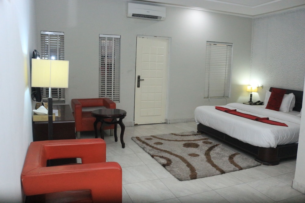 The Crib Lifestyle Hotel 8/20
