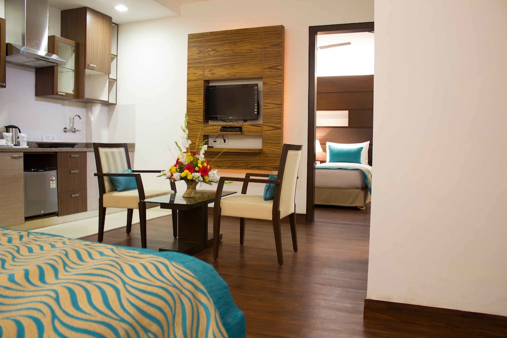 Stately Suites, Golf Course Road 47/58