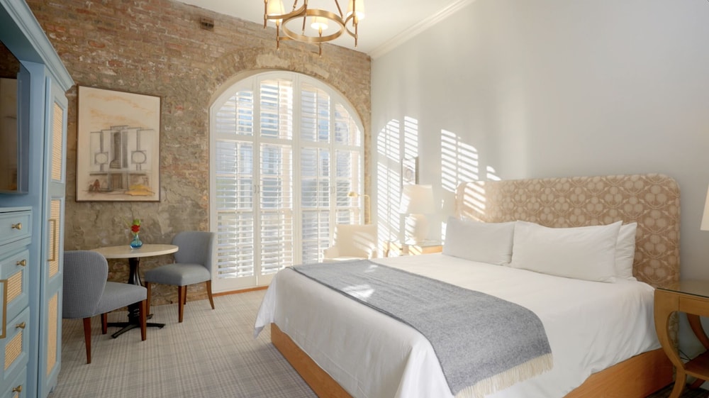 Guest Room, King Bed, Historic Wing