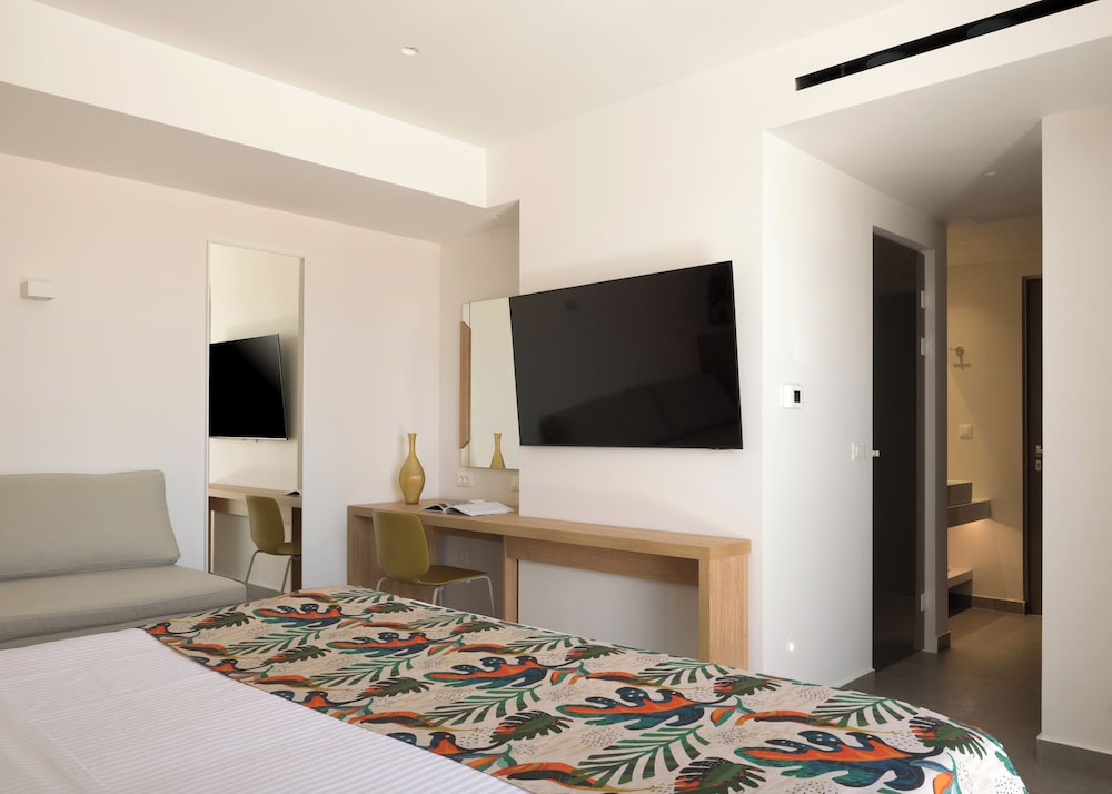 High Beach Resort & Spa 58/68