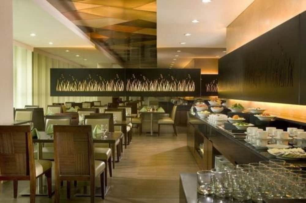 Hotel Santika Bsd City 20/30
