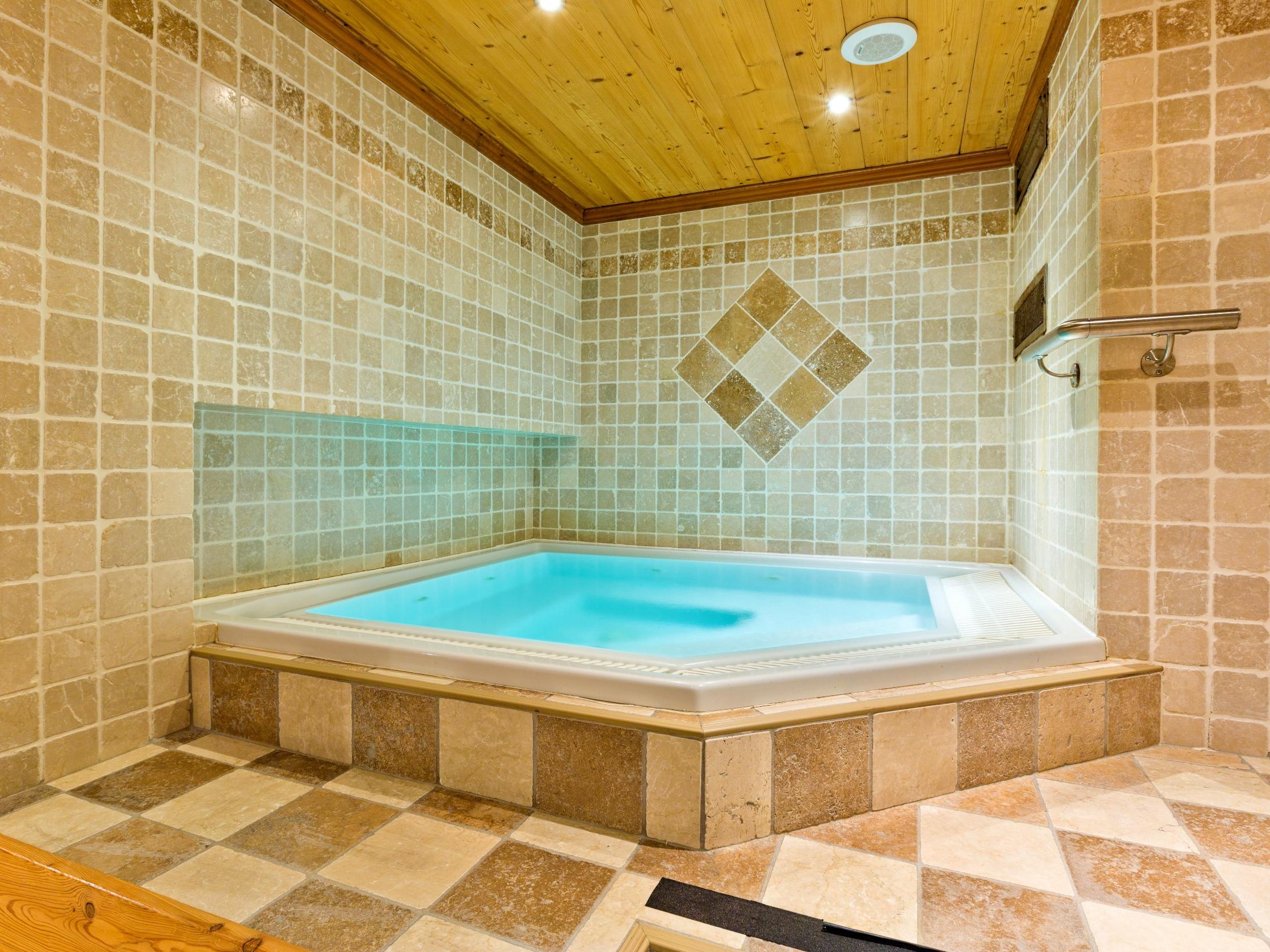 Hotel La Croix Saint Maurice 12/21