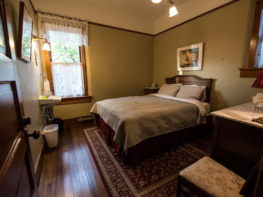 Balch Hotel 9/50