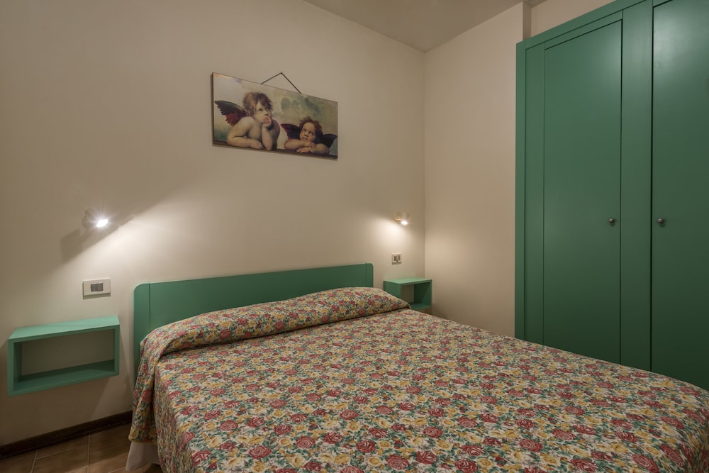 2 BEDROOMS, APARTMENT, TERRACE