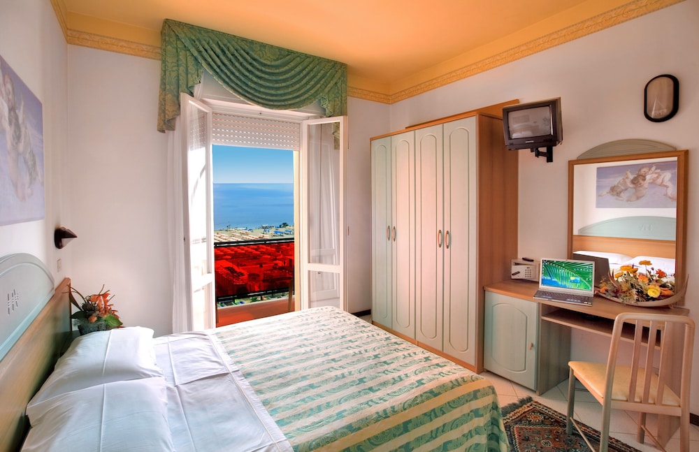 Hotel Ariane 14/61