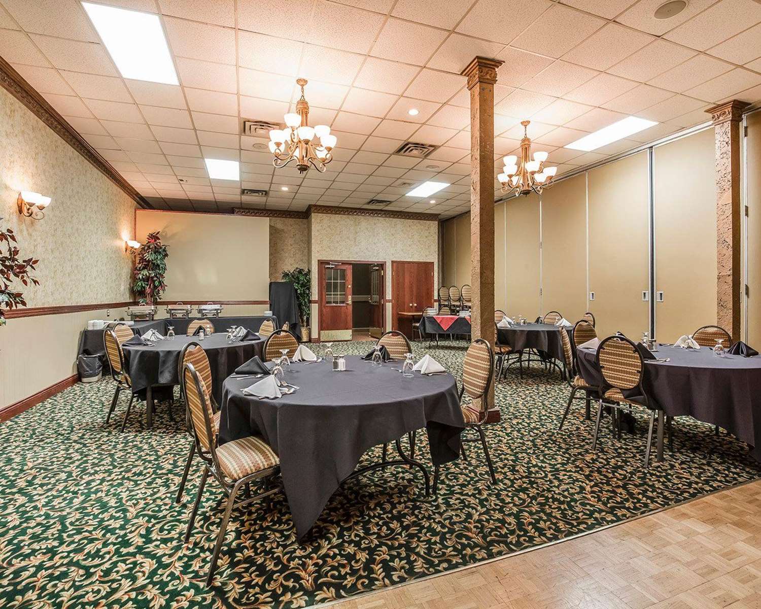 restaurant cafeteria