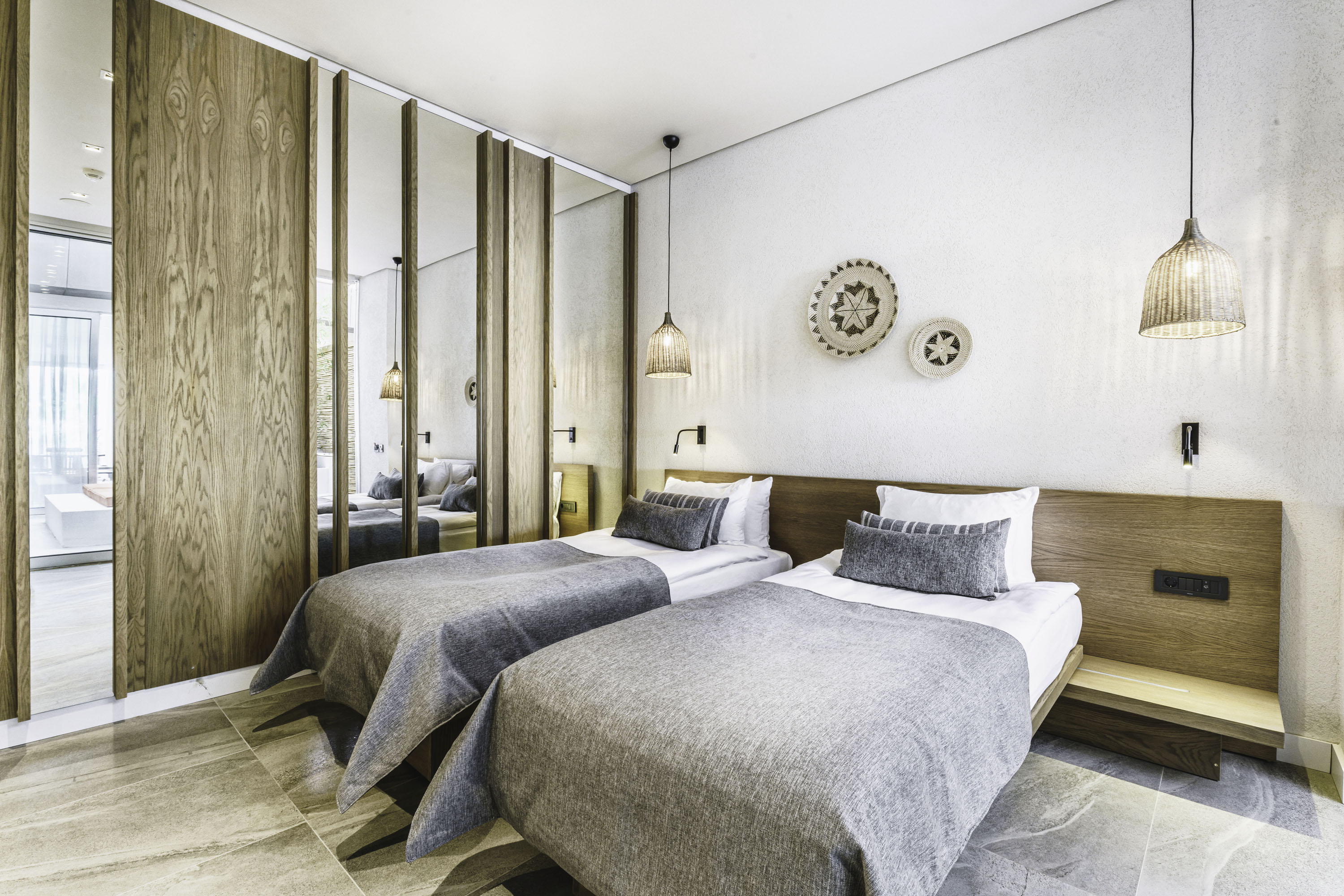 2 Bedrooms, Exclusive, Suite, with Pool