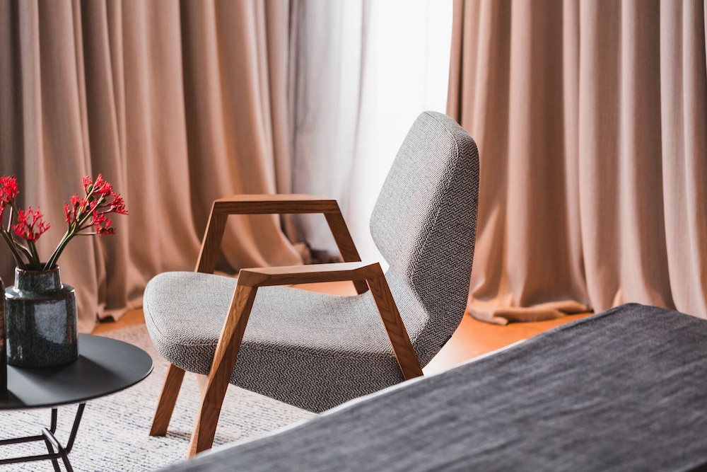 One Suite Hotel 30/50