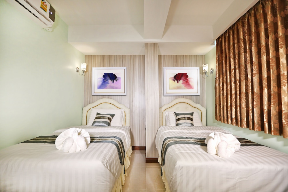 RoomQuest Suvarnabhumi Airport Rom Klao 35/55