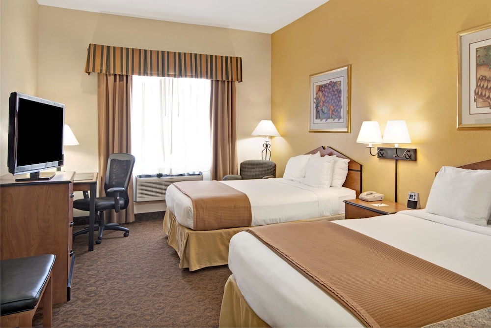 Wingate By Wyndham Houston Bush Intercontinental Airport Iah 7/55