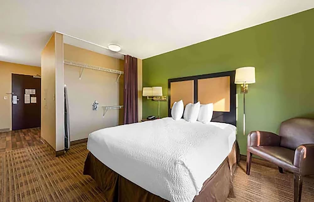غرفة بسرير كينج، MainStay Suites Rochester South Mayo Clinic 4/10