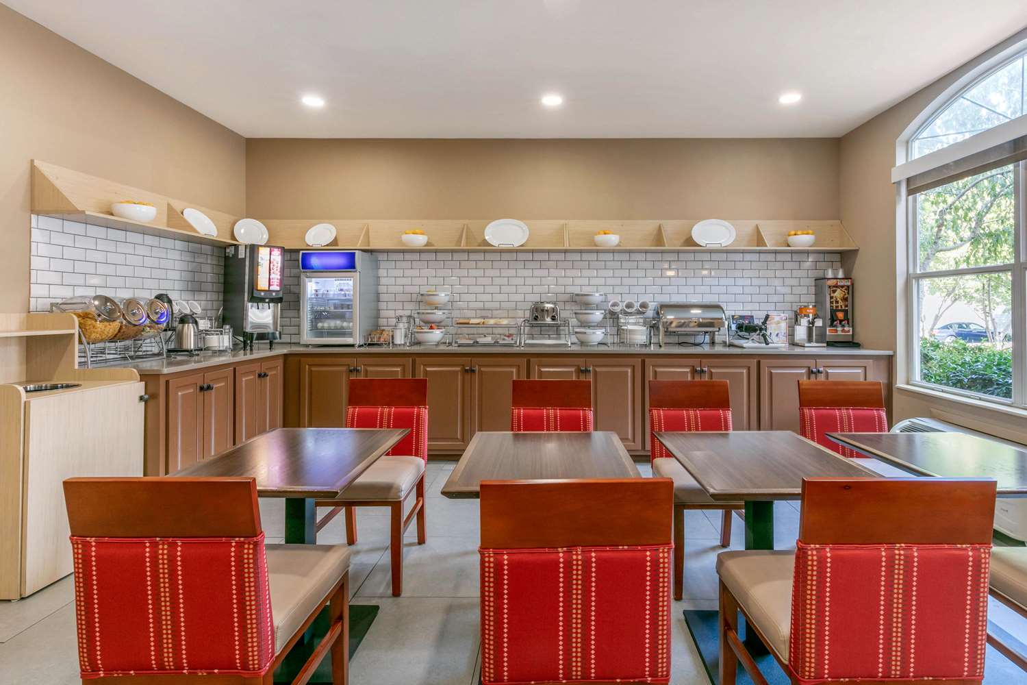 Comfort Inn & Suites Nashville Franklin Cool Springs 22/24