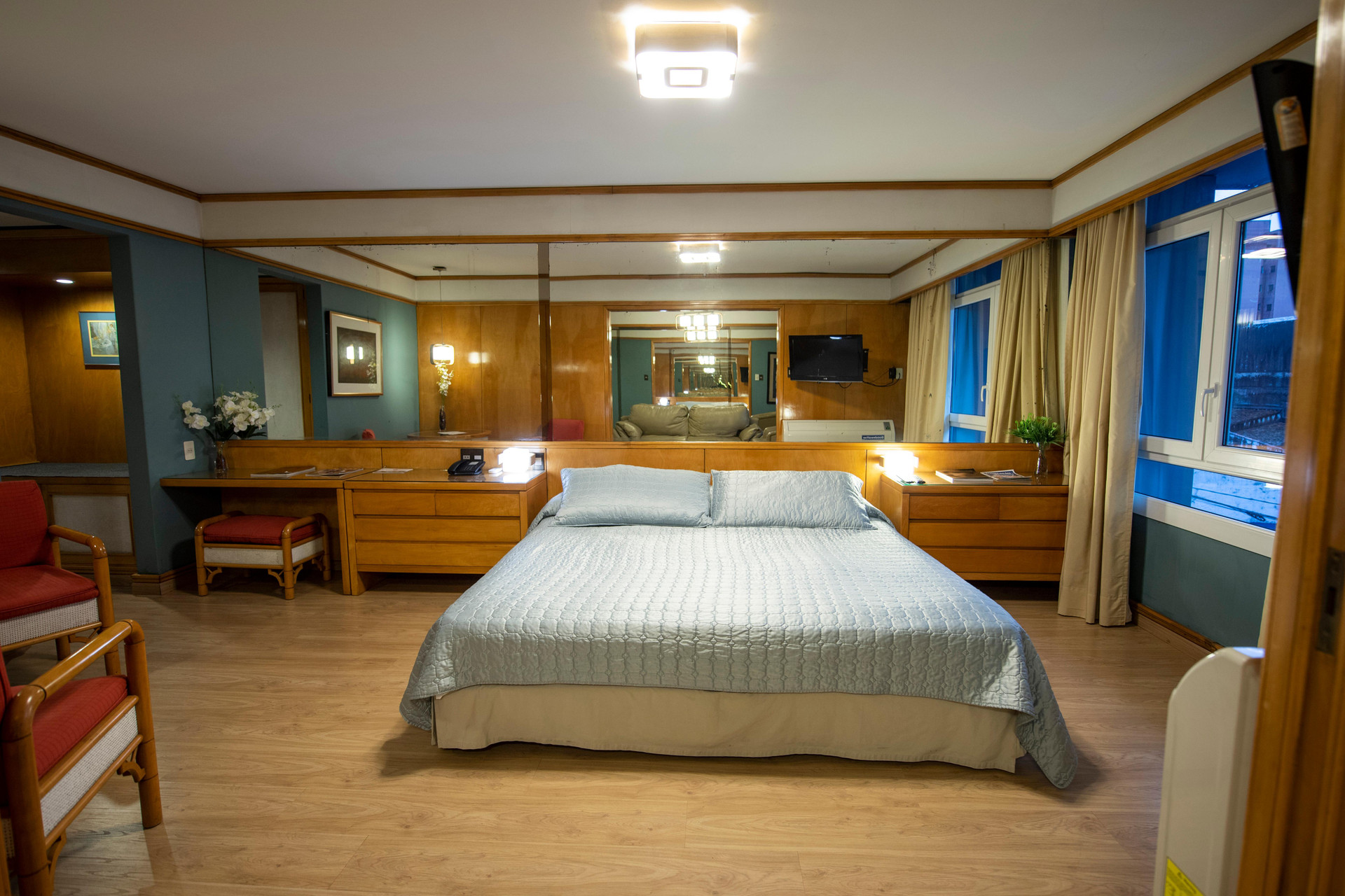 Suite, Double Bed, Street View