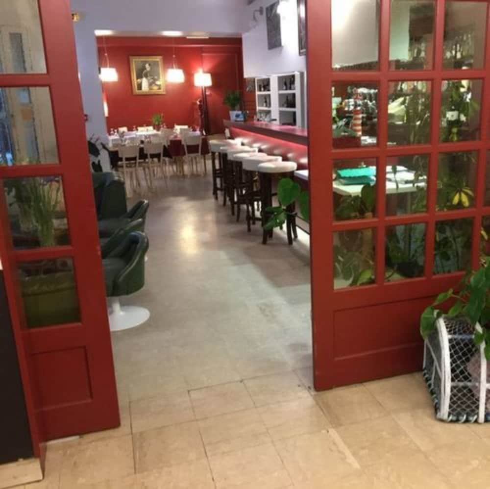Hotel Restaurant Les Oceanides 1/36