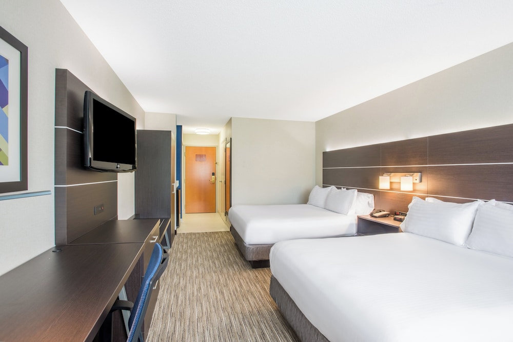 Holiday Inn Express Hotel And Suites Boston Marlboro 18/63