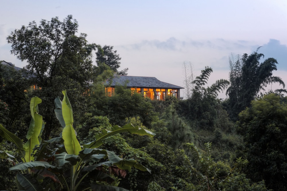 Tiger Mountain Pokhara Lodge 2/40