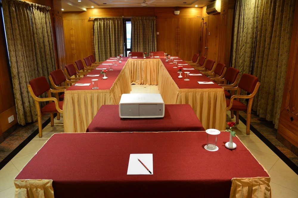 Hotel Samrat 37/40