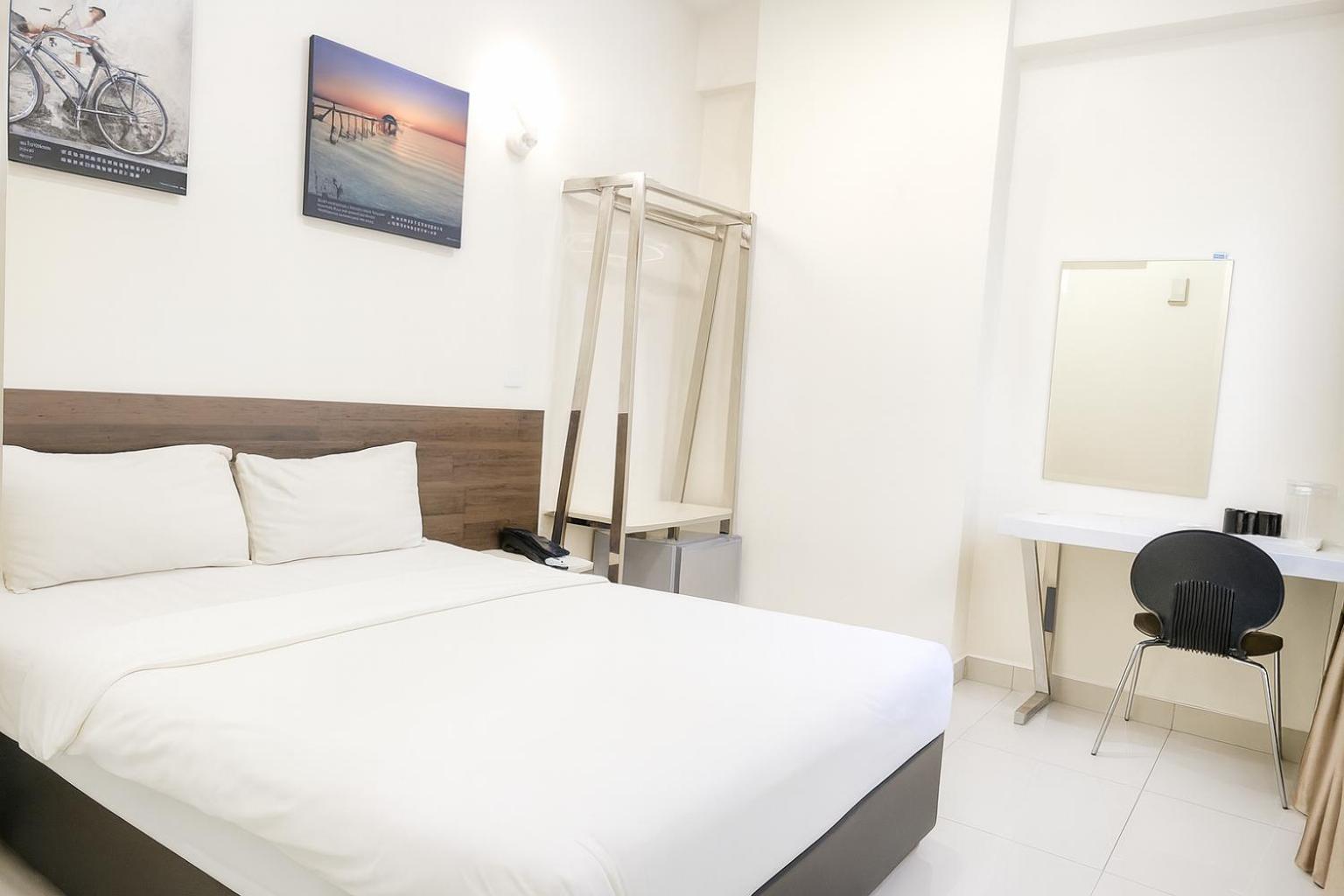 Capital O 89647 Atta Hotel 15/49