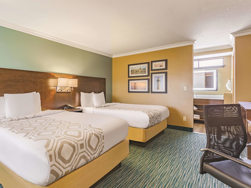 La Quinta Inn & Suites by Wyndham San Francisco Airport West 11/48