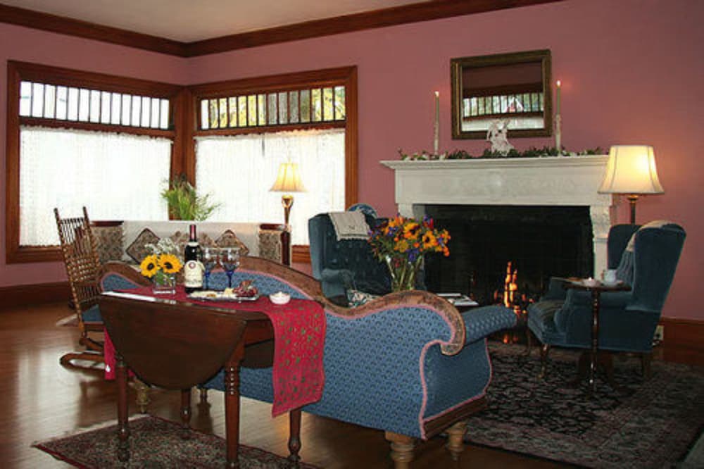 Napa Inn 35/50