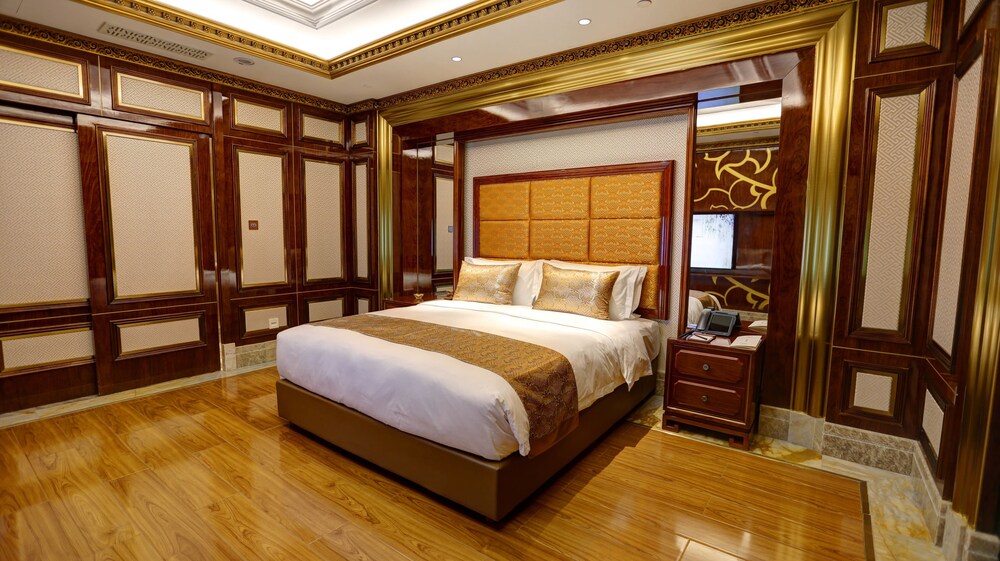 Chengdu Trika Tsang International Hotel 11/30