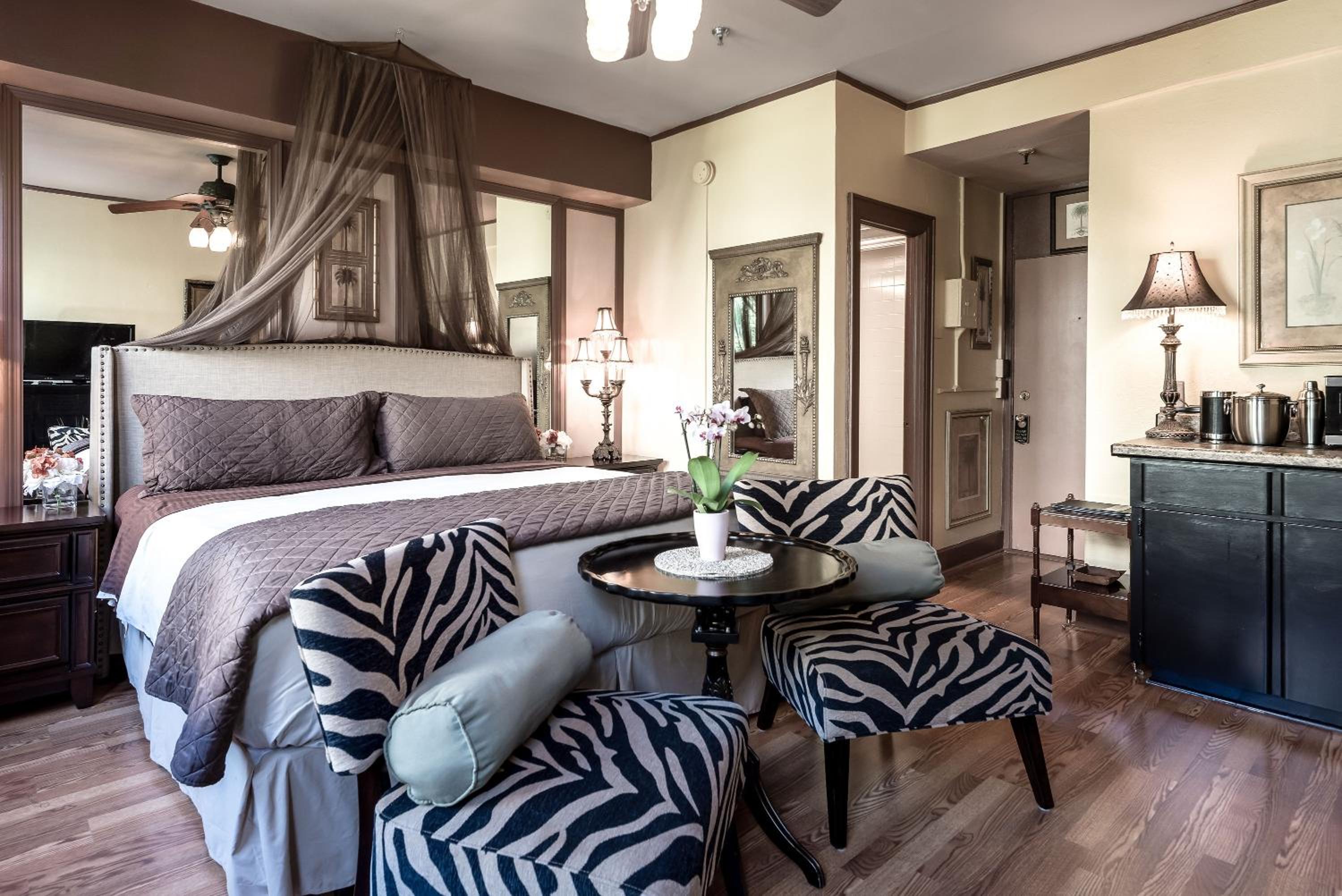 Hemingway Suites at Palm Beach Hotel Island 34/50