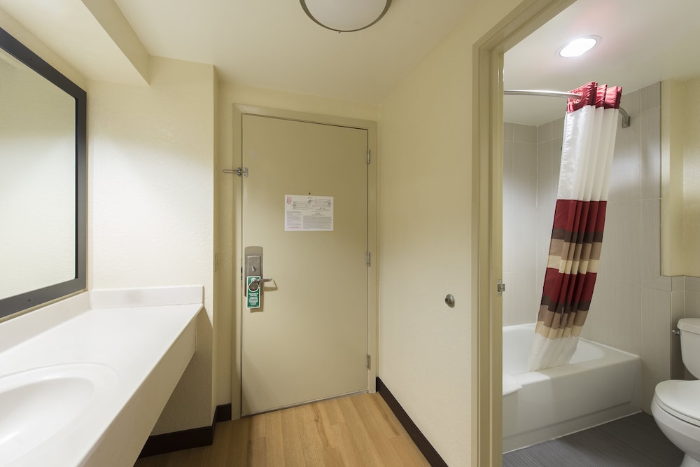 Red Roof Inn Houston - Brookhollow 6/29